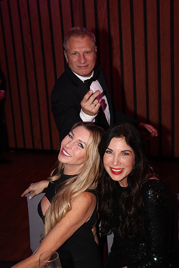 Gerhard Leinauer, Sabine Piller, Alexandra Polzin (re.), CSU Schwarz-Weiss Ball Münchner G'Schichten im Festsaal des Paulaner am Nockherberg am 21.01.2023 (©Foto: Martin Schmitz)